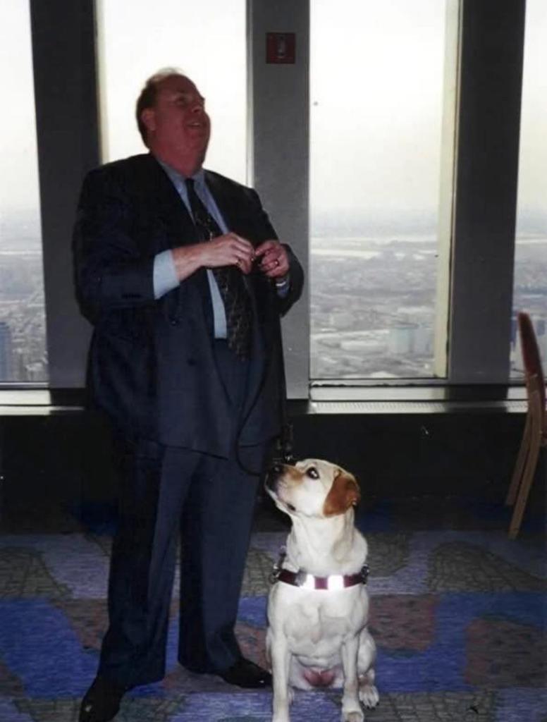 La lealtad en medio del caos: La historia de Roselle, la perra guía que salvó vidas en el atentado del 11-S