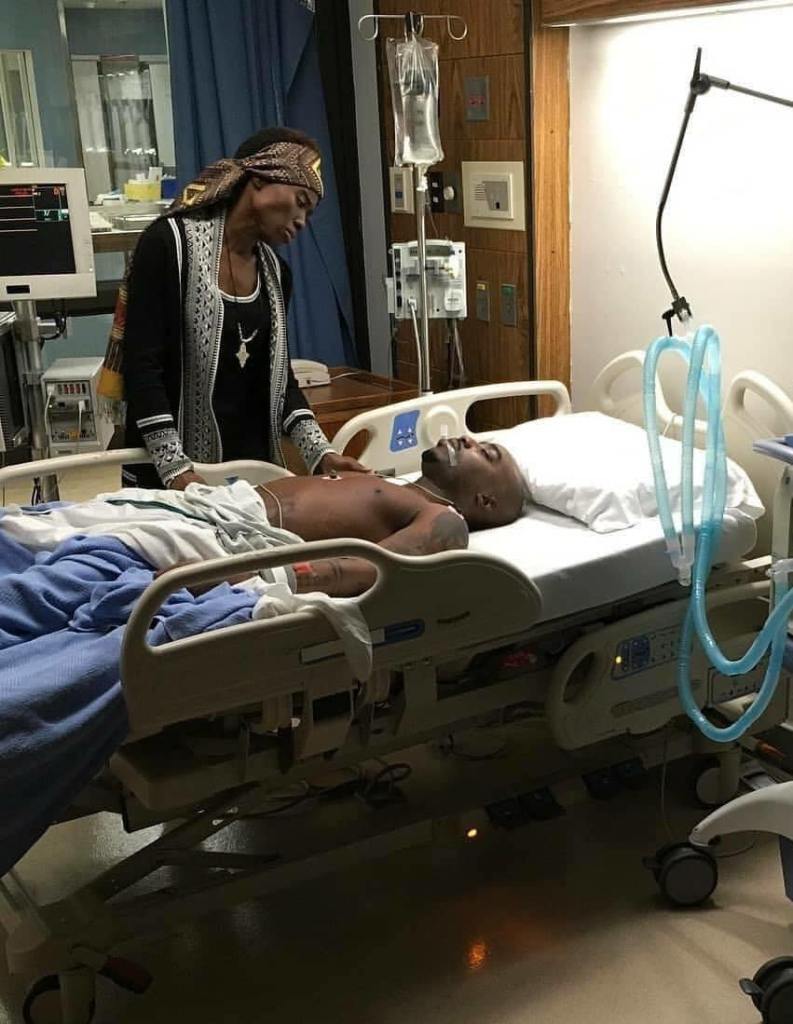 Tupac Shakur fue baleado en su auto y murió días después: El enigma que aún perdura