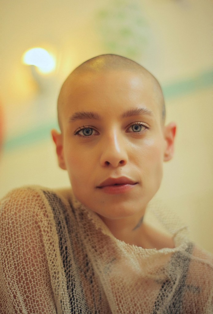 La corona invisible: Cómo el Día Mundial de los Calvos transformó un estigma en símbolo de estilo